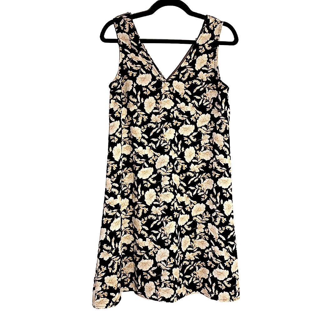 Express | Floral Print V-Neck Comfy Shift Dress | XS